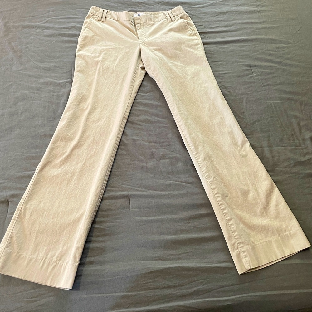 Gap straight leg khakis sz 4